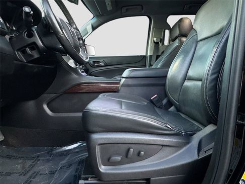Used 2018 GMC Yukon XL SLE image 17