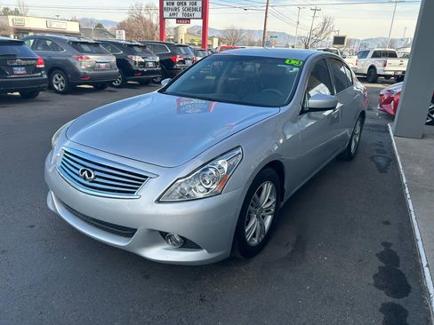 Used 2013 INFINITI G37 Journey w/ Premium Pkg image 29