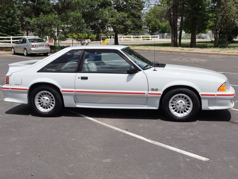 Used 1988 Ford Mustang GT RWD image 3