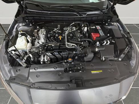 Used 2025 Nissan Altima 2.5 SV FWD image 19