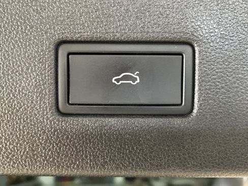 Used 2022 Volkswagen Tiguan SEL R-Line AWD/4WD image 27