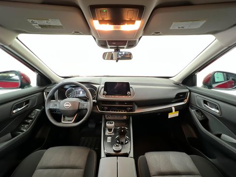 New 2026 Nissan Rogue SV w/ Cold Weather Package AWD/4WD image 9