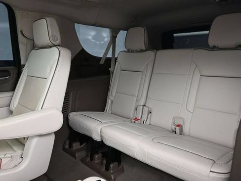 Used 2022 GMC Yukon XL Denali AWD/4WD image 24