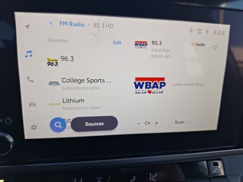 Used 2025 Toyota Camry SE image 25