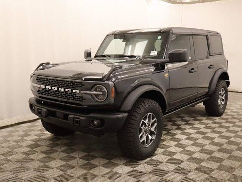 Certified 2025 Ford Bronco Badlands AWD/4WD image 2