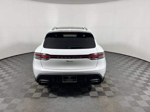 Certified 2024 Porsche Macan AWD/4WD image 3