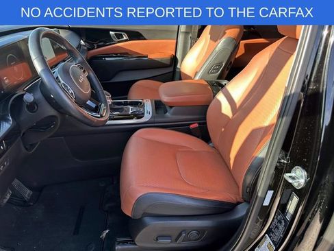Used 2022 Kia Carnival SX Prestige image 17