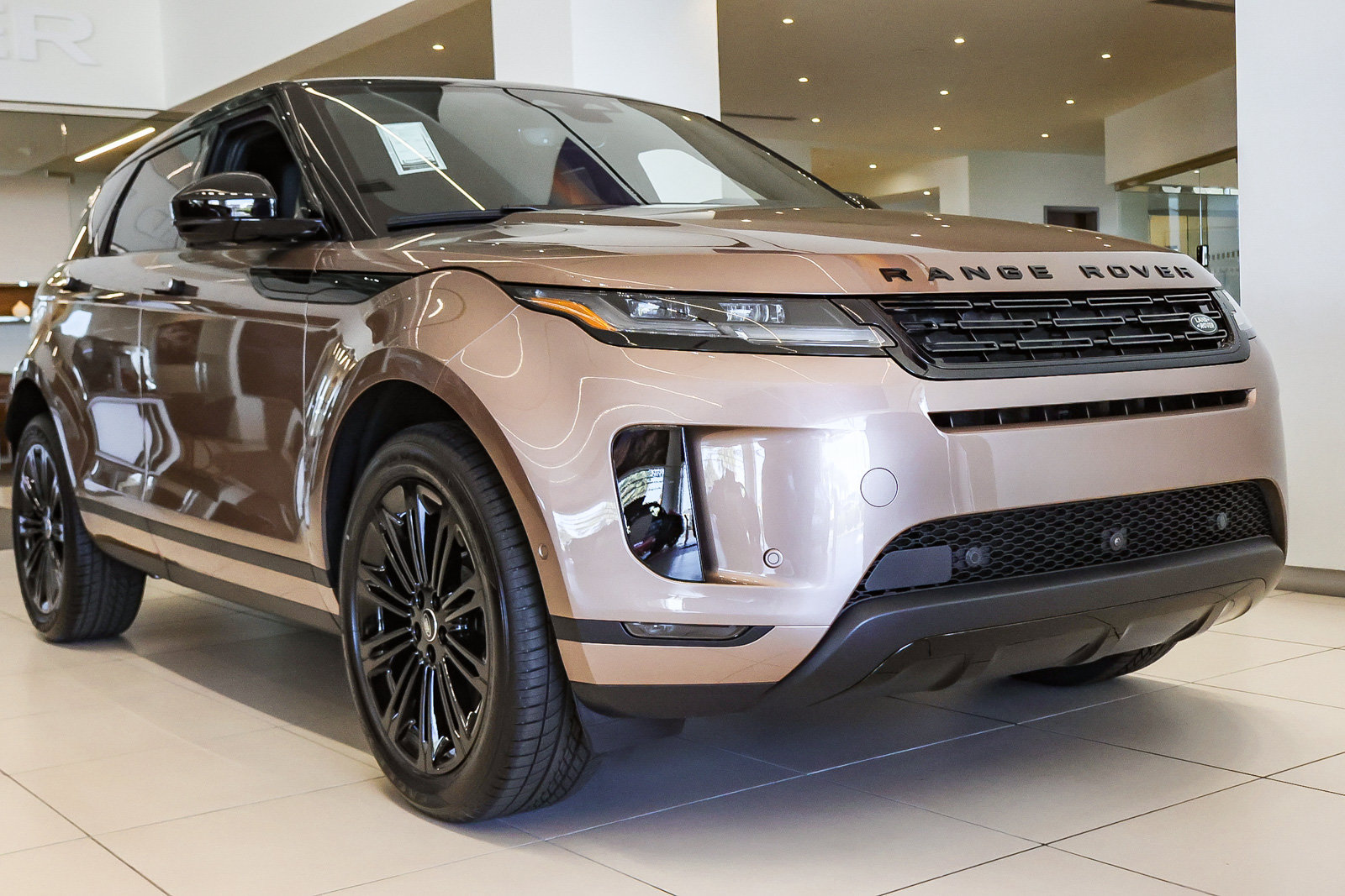 New 2026 Land Rover Range Rover Evoque S AWD/4WD image 3