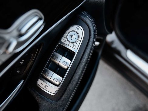 Used 2018 Mercedes-Benz GLC 350e 4MATIC image 13