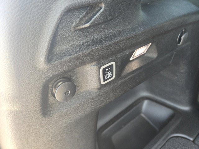 Used 2025 Jeep Grand Cherokee L Limited w/ Luxury Tech Group II AWD/4WD image 7