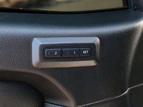 Used 2021 Nissan Titan PRO-4X w/ Pro-4x Convenience Package AWD/4WD image 11
