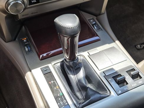 Used 2016 Lexus GX 460 w/ Premium Package AWD/4WD image 24