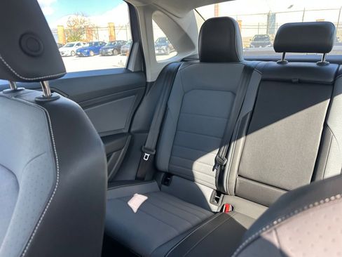 Used 2025 Volkswagen Jetta SE image 38