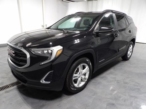 Used 2021 GMC Terrain SLE w/ Driver Convenience Package FWD image 4