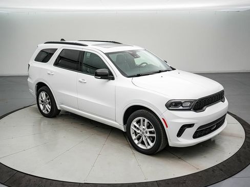 Used 2024 Dodge Durango GT image 2