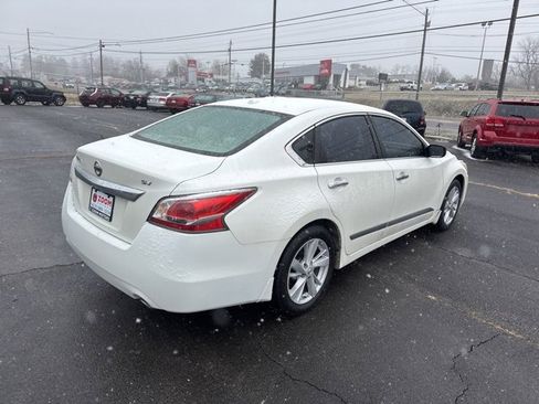 Used 2015 Nissan Altima 2.5 SV image 8