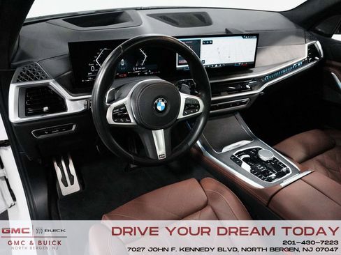 Used 2024 BMW X7 xDrive40i w/ M Sport Package image 18