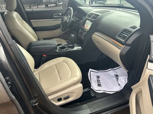 Used 2019 Ford Explorer XLT w/ Equipment Group 202A image 15