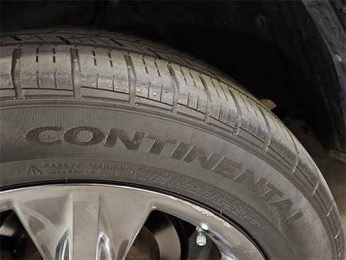 Used 2017 Toyota Highlander Limited image 16