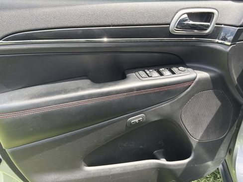 Used 2017 Jeep Grand Cherokee Trailhawk AWD/4WD image 17