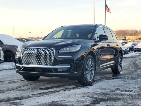 New 2026 Lincoln Corsair Premiere image 2