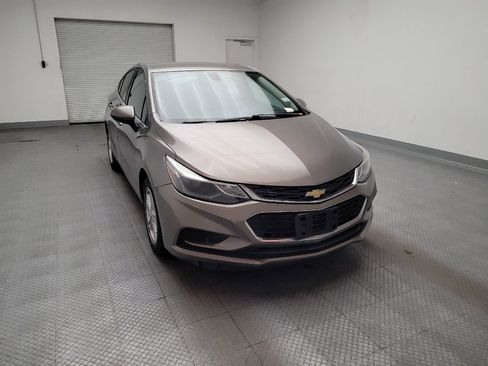 Used 2017 Chevrolet Cruze LT w/ Convenience Package image 14