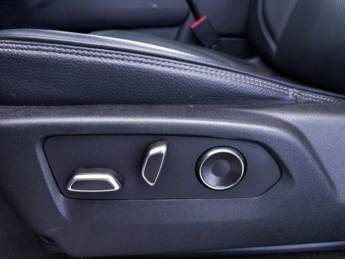 Used 2024 GMC Yukon Denali w/ Advanced Technology Package image 23