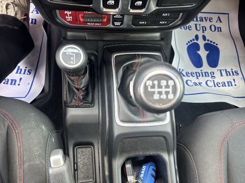 Used 2021 Jeep Wrangler Rubicon AWD/4WD image 22