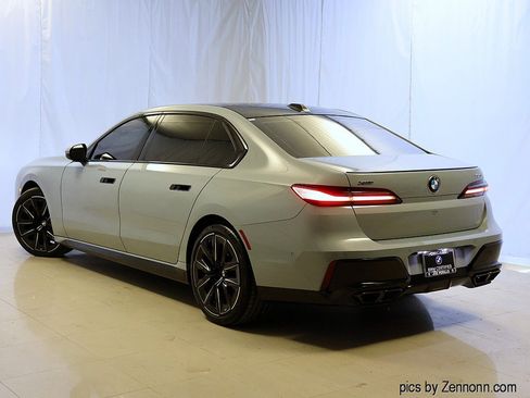 Certified 2024 BMW 760i xDrive w/ Premium Package 2 image 9