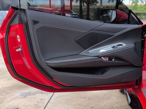 Used 2025 Chevrolet Corvette Z06 image 8