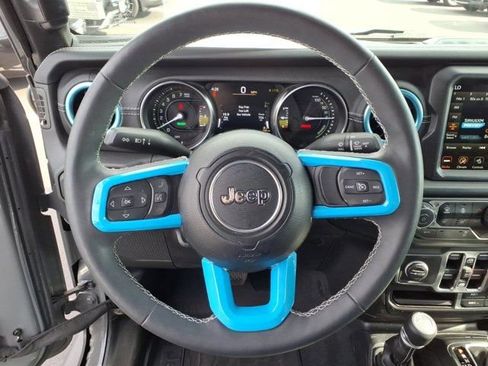 Used 2023 Jeep Wrangler Unlimited Sahara w/ Cold Weather Group AWD/4WD image 20