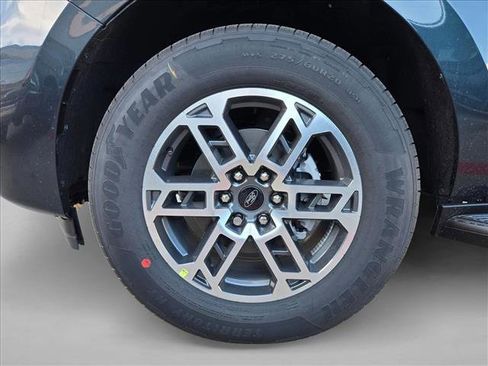 New 2026 Ford Expedition Active RWD image 10