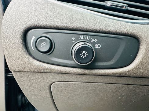 Used 2019 Chevrolet Malibu LT image 16