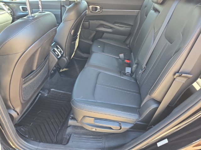 Used 2022 Kia Sorento S FWD image 23
