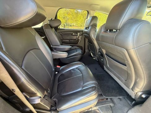 Used 2013 GMC Acadia SLT image 17