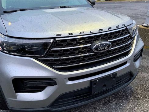 Used 2022 Ford Explorer XLT image 28