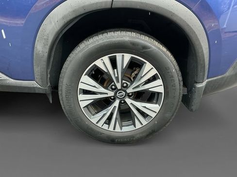 Used 2021 Nissan Rogue SV image 15