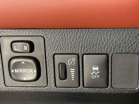 Used 2013 Toyota RAV4 Limited FWD image 30