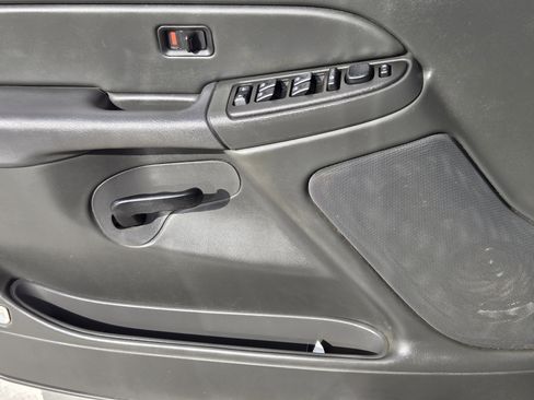 Used 2007 Chevrolet Silverado 1500 LT w/ Crew Cab Value Package image 21