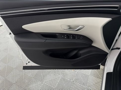 Certified 2024 Hyundai Tucson SEL w/ Convenience Package FWD image 12