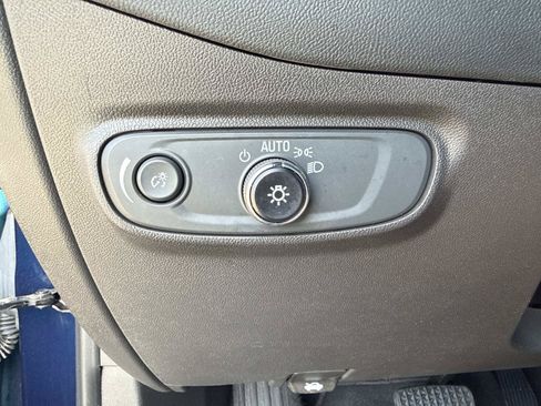 Used 2023 Chevrolet Equinox RS w/ RS Leather Package FWD image 29