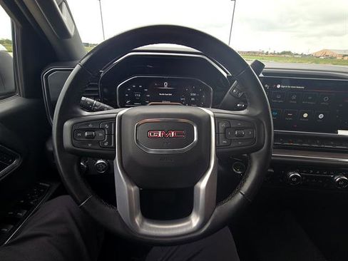 Used 2025 GMC Sierra 1500 SLT image 13