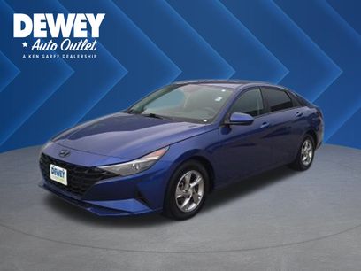 Used 2022 Hyundai Elantra SE w/ Cargo Package