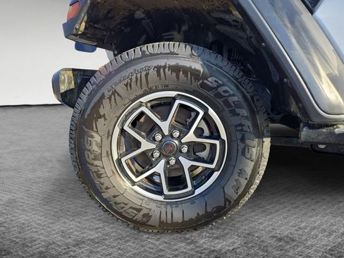 Used 2024 Jeep Wrangler Unlimited Rubicon AWD/4WD image 11