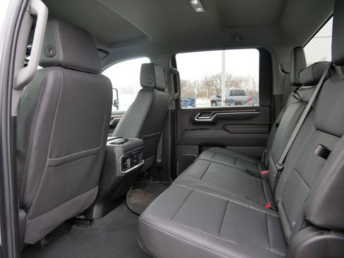 Used 2025 GMC Sierra 2500 SLT w/ SLT Convenience Package image 12