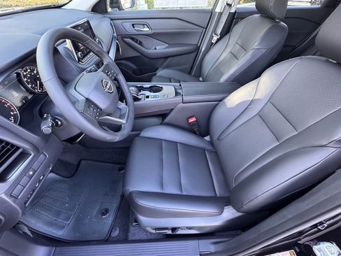 New 2026 Nissan Rogue SV FWD image 9