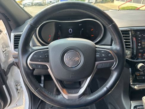 Used 2020 Jeep Grand Cherokee Altitude image 29