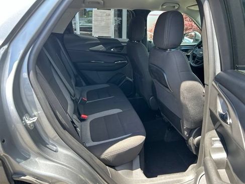 Used 2025 Chevrolet TrailBlazer LT AWD/4WD image 13