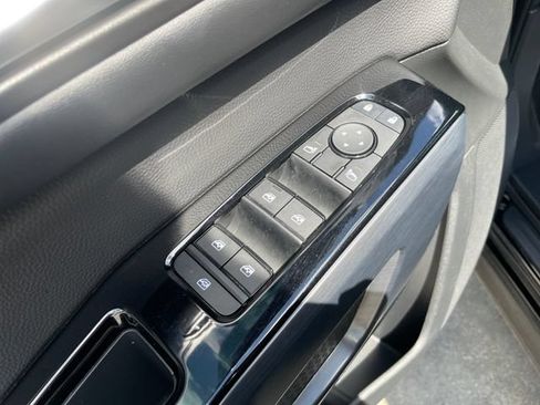 Used 2025 Nissan Pathfinder SL AWD/4WD image 21