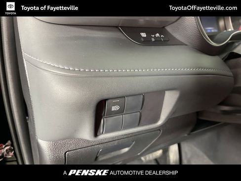 Certified 2022 Toyota Highlander L image 27